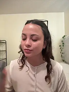 Megan Rodrigo online show from 19, 3, 2026