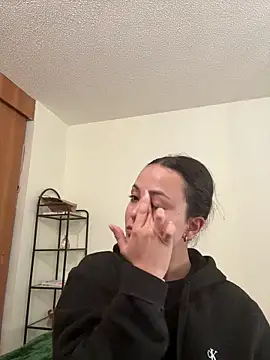 Megan Rodrigo online show from 15, 4, 2026