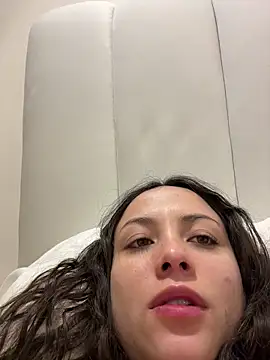 Megan Rodrigo online show from 27, 6, 2026