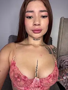 Snapshot of Roxanne_08 chatting on 12, 3, 2025 Roxanne 08 online show from 12, 3, 2025