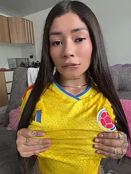 Roxanne 08 online show from 7, 7, 2026