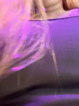 Amber Martins  online show from 1, 3, 2025