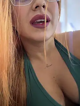 Amber Martins  online show from 3, 2, 2026