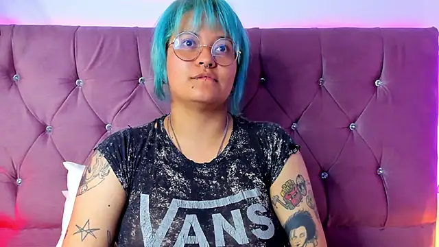 lucky-leah online show from 23, 2, 2025