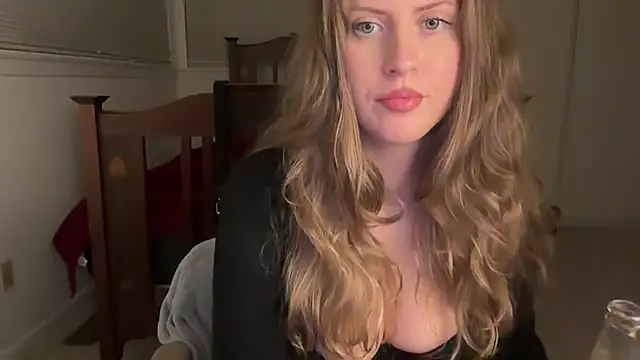 Snapshot of YUMIandbigWOLF chatting on 4, 5, 2026 YUMIandbigWOLF online show from 4, 5, 2026