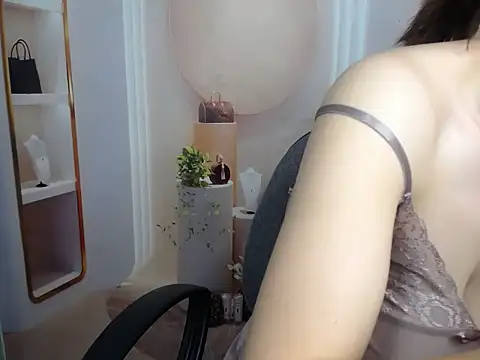 Love bug15 online show from 14, 9, 2025