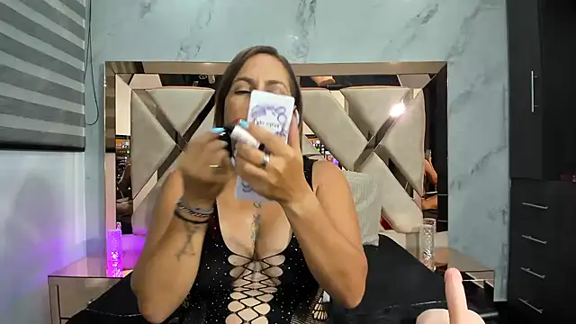 Susy wisee online show from 13, 2, 2025