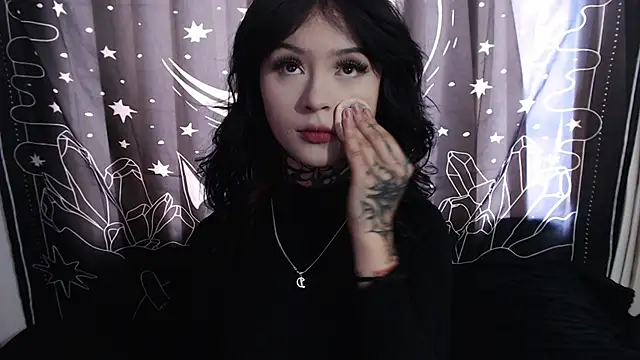 Isabella  dark online show from 17, 1, 2025