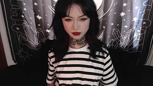 Isabella  dark online show from 28, 1, 2025