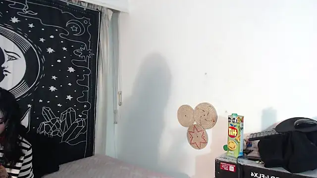 Isabella  dark online show from 8, 2, 2025