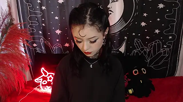 Isabella  dark online show from 19, 2, 2025