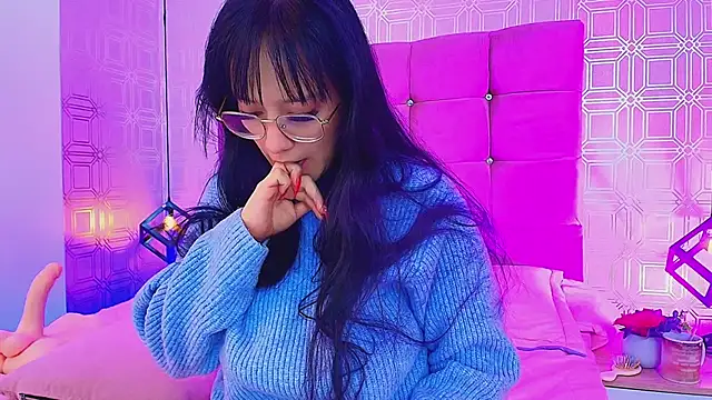 Snapshot of AlissonLopez_ chatting on 13, 12, 2024 AlissonLopez online show from 13, 12, 2024