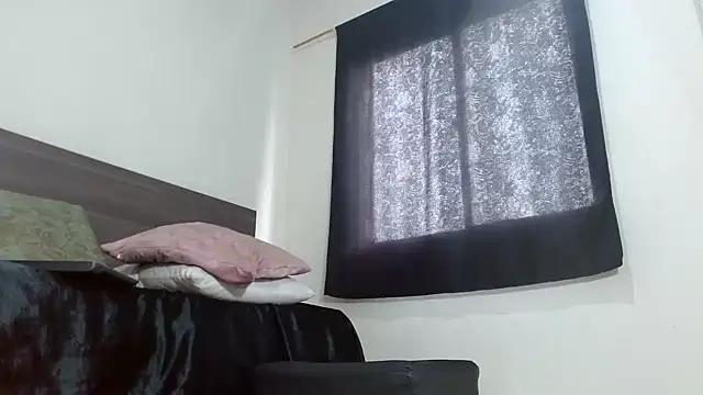 Mila cams1  online show from 10, 1, 2025