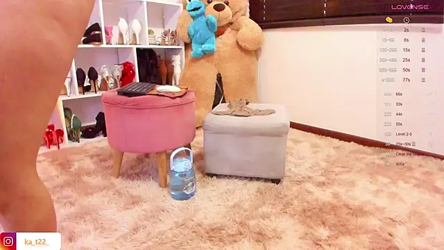 kariina  22 online show from 17, 9, 2025