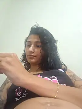 StefanyRoss online show from 6, 1, 2025