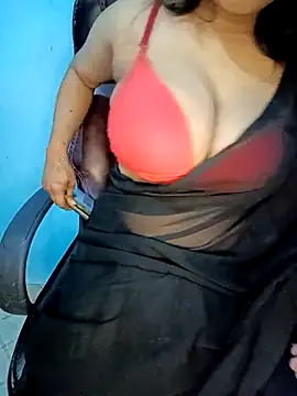 Snapshot of Dayna-36 chatting on 4, 3, 2025 Dayna-36 online show from 4, 3, 2025