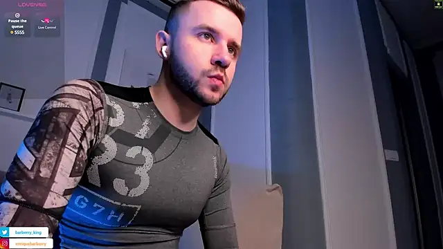 Snapshot of EnriqueBarberry chatting on 4, 1, 2025 EnriqueBarberry online show from 4, 1, 2025