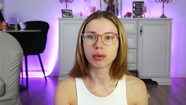 ivyleague  online show from 28, 10, 2025