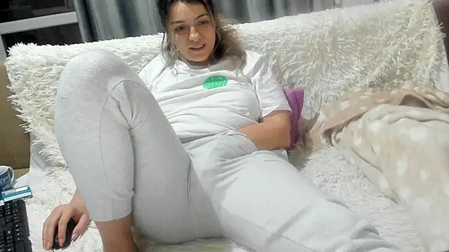 Dyana Kaylinn online show from 11, 1, 2025