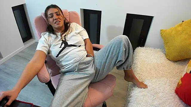 Dyana Kaylinn online show from 29, 11, 2025