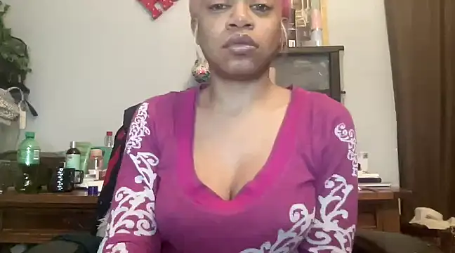 Snapshot of MommyConfident chatting on 19, 3, 2025 MommyConfident online show from 19, 3, 2025
