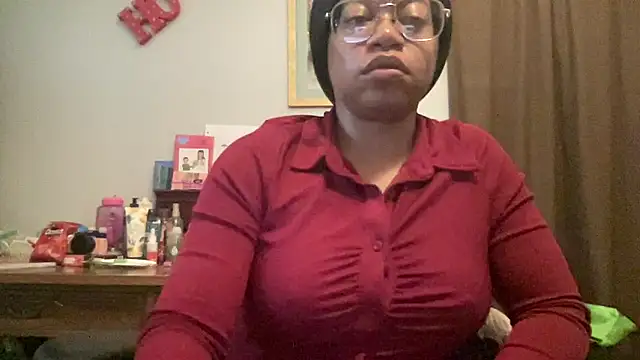 Snapshot of MommyConfident chatting on 29, 9, 2025 MommyConfident online show from 29, 9, 2025