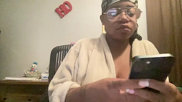 MommyConfident online show from 30, 10, 2025