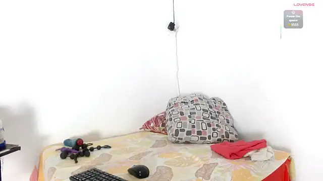 seductivespellvagina80 online show from 14, 4, 2026