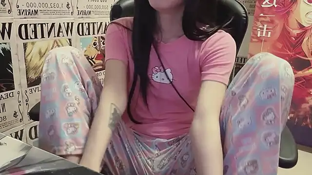 SNAKEgirlQAQ online show from 31, 5, 2026