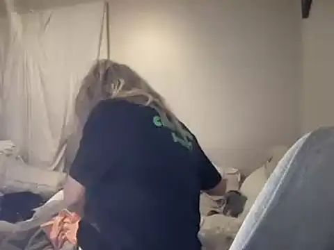 ALEXADANIELLE online show from 2, 2, 2025