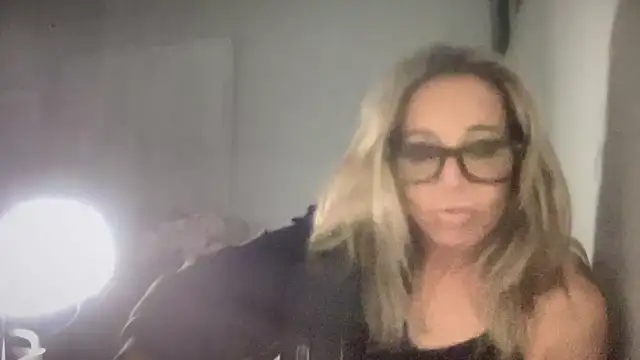 ALEXADANIELLE online show from 27, 2, 2025