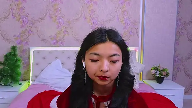 Snapshot of Shy_Kira chatting on 16, 12, 2024 Shy Kira online show from 16, 12, 2024