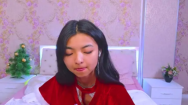 Snapshot of Shy_Kira chatting on 23, 12, 2024 Shy Kira online show from 23, 12, 2024