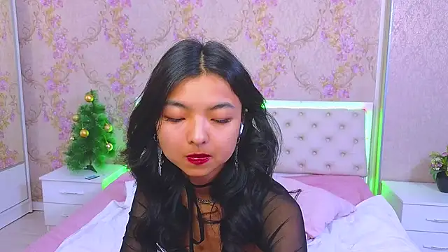 Snapshot of Shy_Kira chatting on 24, 12, 2024 Shy Kira online show from 24, 12, 2024