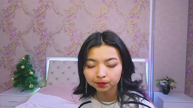 Snapshot of Shy_Kira chatting on 7, 1, 2025 Shy Kira online show from 7, 1, 2025