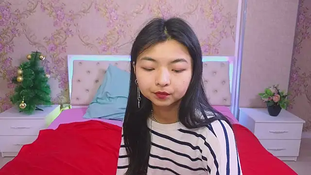 Snapshot of Shy_Kira chatting on 10, 1, 2025 Shy Kira online show from 10, 1, 2025