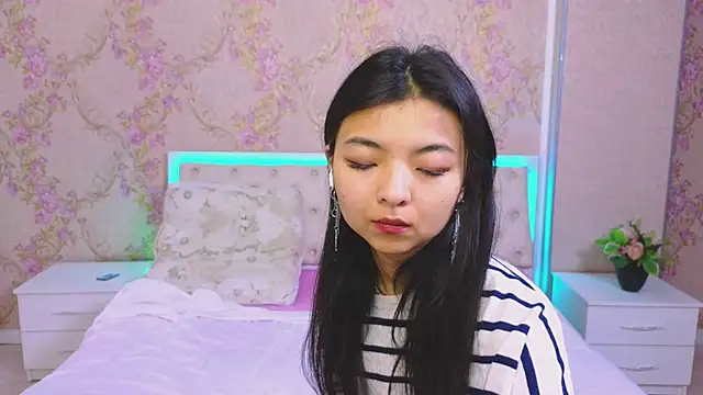 Snapshot of Shy_Kira chatting on 20, 1, 2025 Shy Kira online show from 20, 1, 2025