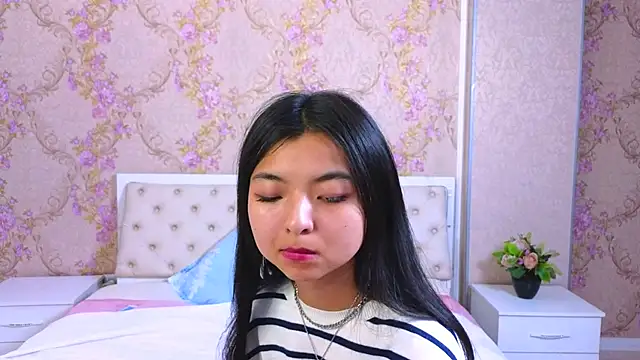 Snapshot of Shy_Kira chatting on 23, 1, 2025 Shy Kira online show from 23, 1, 2025