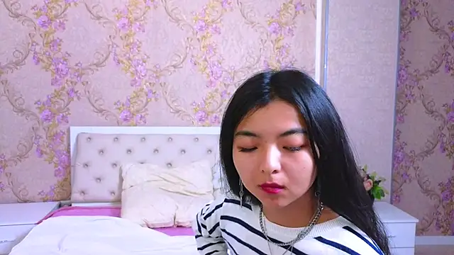 Snapshot of Shy_Kira chatting on 24, 1, 2025 Shy Kira online show from 24, 1, 2025