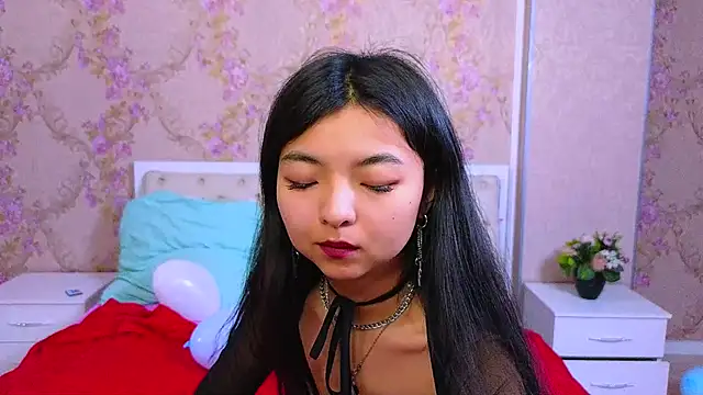 Snapshot of Shy_Kira chatting on 2, 2, 2025 Shy Kira online show from 2, 2, 2025