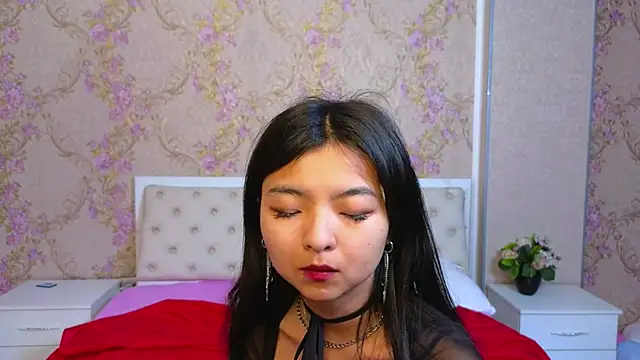 Snapshot of Shy_Kira chatting on 4, 2, 2025 Shy Kira online show from 4, 2, 2025