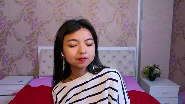 Snapshot of Shy_Kira chatting on 9, 2, 2025 Shy Kira online show from 9, 2, 2025