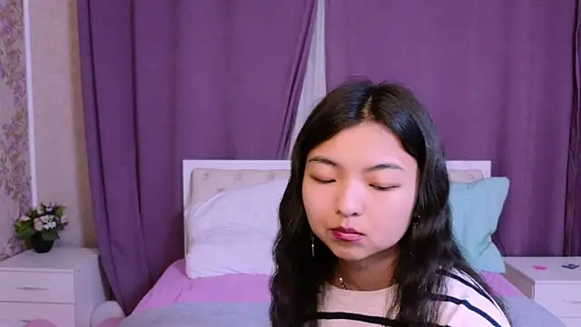 Snapshot of Shy_Kira chatting on 20, 2, 2025 Shy Kira online show from 20, 2, 2025