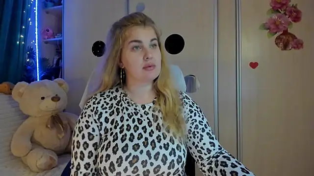 CoraSwon online show from 2, 3, 2026