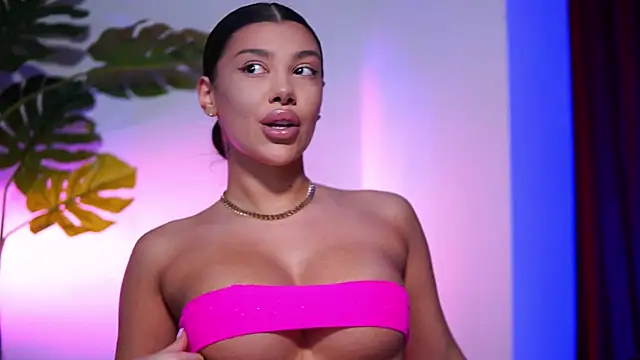 NatyDesiree online show from 3, 1, 2025