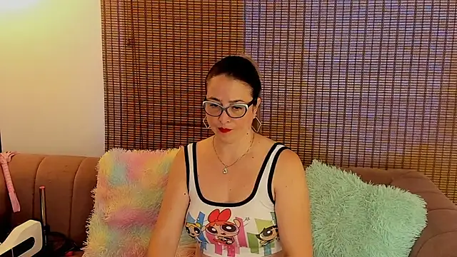 Snapshot of ariana_cross chatting on 27, 6, 2026 ariana cross online show from 27, 6, 2026
