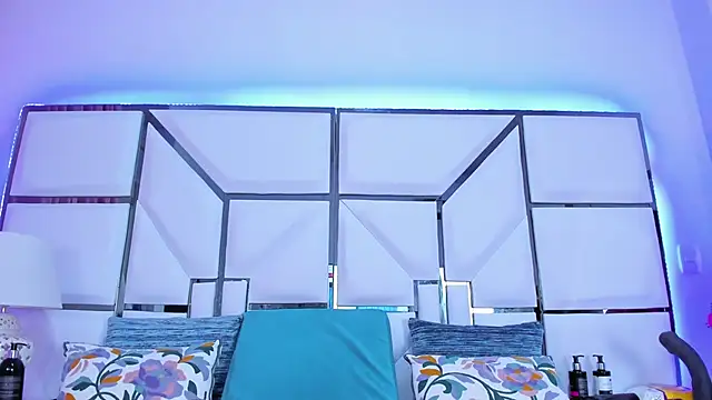 RileySweett online show from 5, 2, 2025