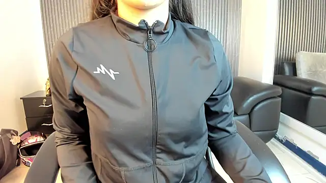 paulina sweett  online show from 29, 11, 2025