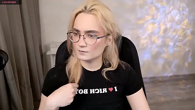 CuteYukiKun online show from 14, 3, 2026