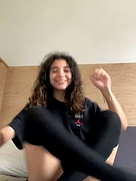 Snapshot of uniquerossie chatting on 27, 10, 2025 uniquerossie online show from 27, 10, 2025